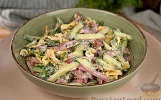 Салаты с копченой колбасой: 25 лучших рецептов