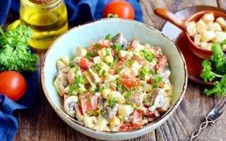 Салаты с копченой курицей и грибами: 17 лучших рецептов