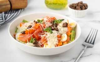 Салаты с копчёной форелью: 6 лучших рецептов