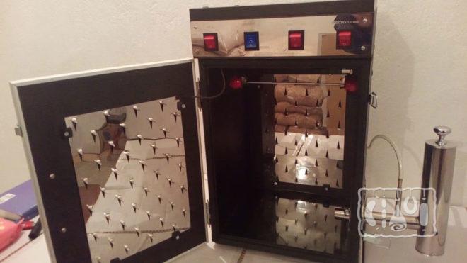 На фото электростатическая коптильня Cosmogen