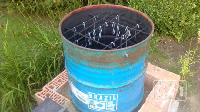 Коптильня из бочки 