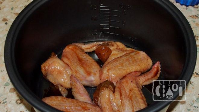 Куриные крылья в мультиварке 