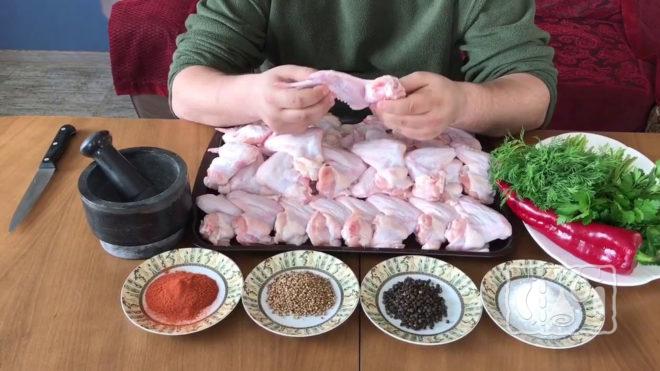 Приготовление маринада для крылышек 