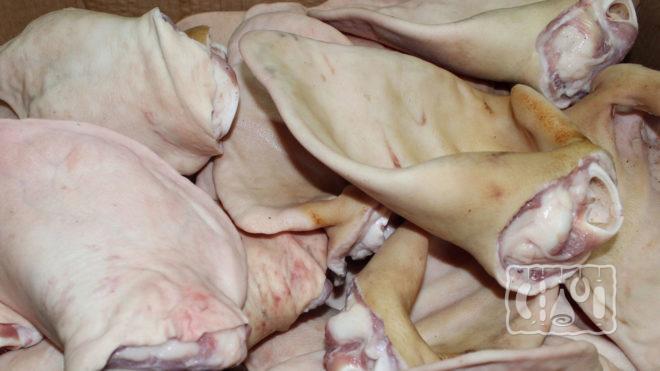 Свежие свиные уши