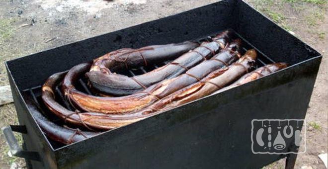 Угорь горячего копчения