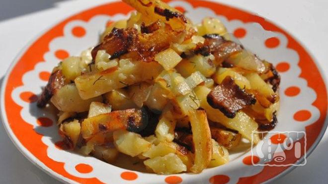 Жареная картошка с копченым салом Жареная картошка с копченым салом